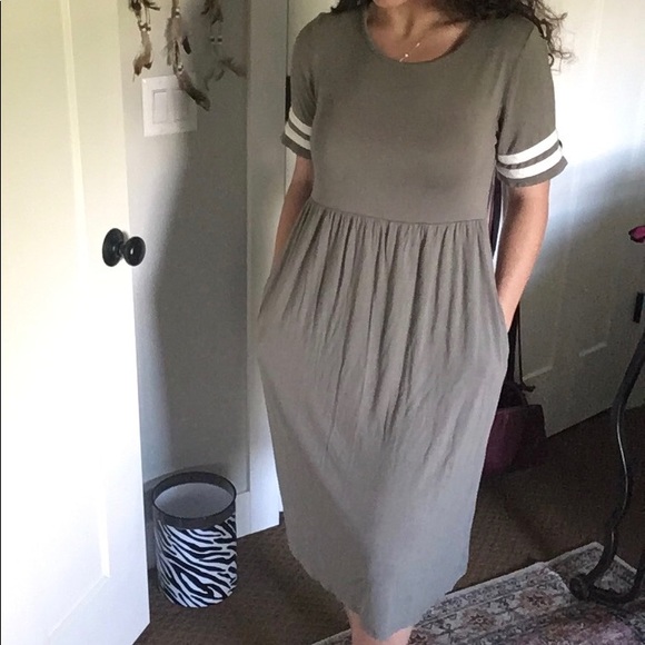 Dress - Picture 2 of 2